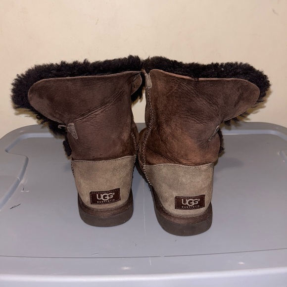 Ugg classic Button Bailey 5803 Size 7 - Picture 4 of 9